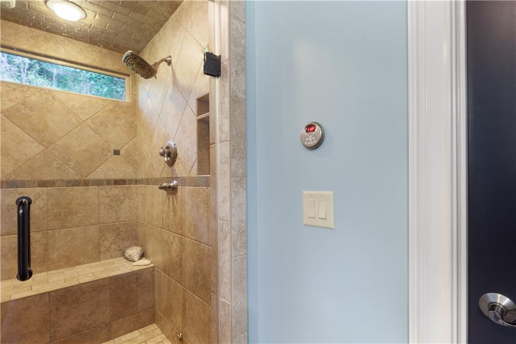 1900 Danforth Pointe Drive Ne Property Photo 37