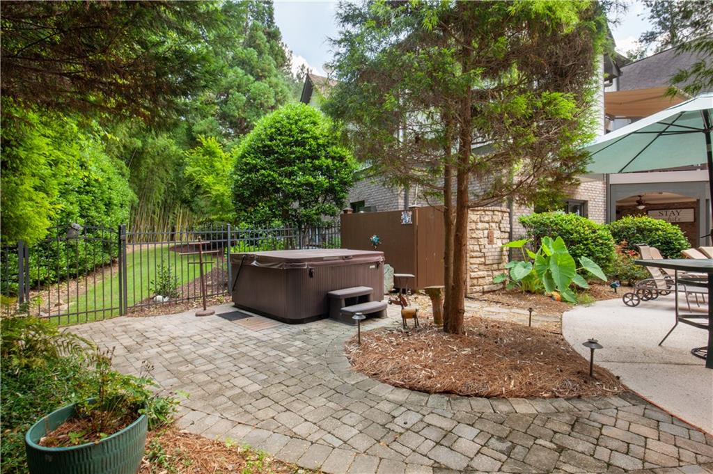 1900 Danforth Pointe Drive Ne Property Photo 58