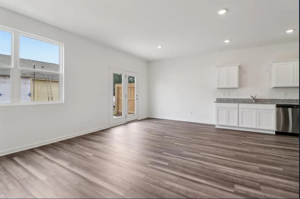 2029 Ayla Drive Property Photo 3