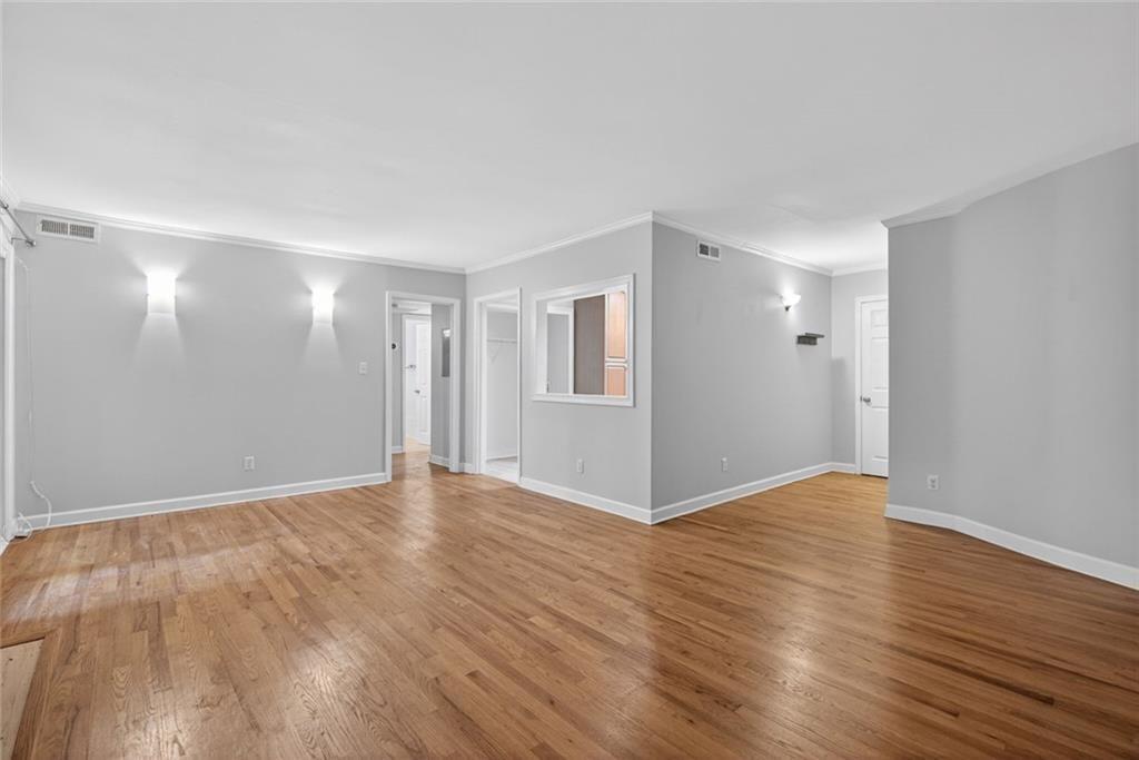 5400 Roswell Road Unit L6 Property Photo 2