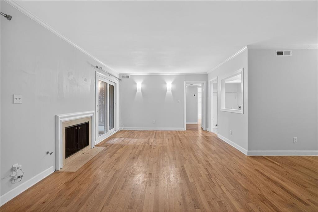 5400 Roswell Road Unit L6 Property Photo 4