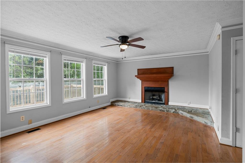 8 College View Drive Property Photo 10