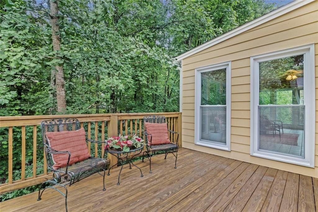 3873 Beacon Street Ne Property Photo 25