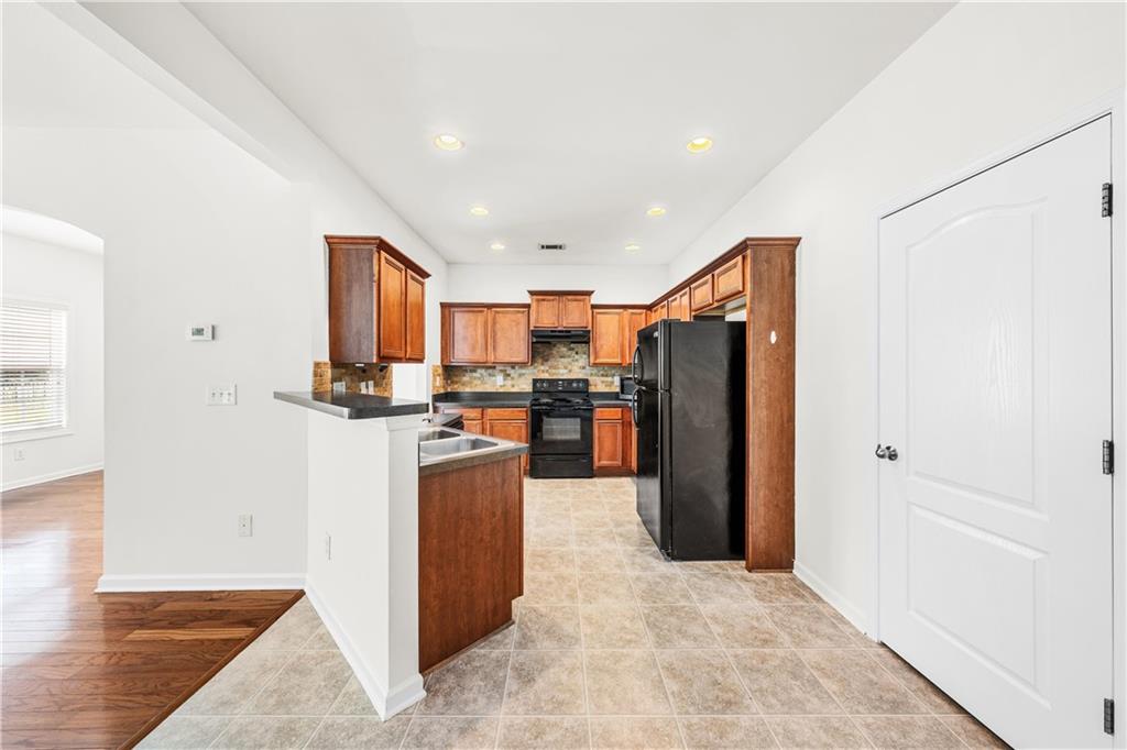 6643 Silk Tree Pointe Property Photo 7