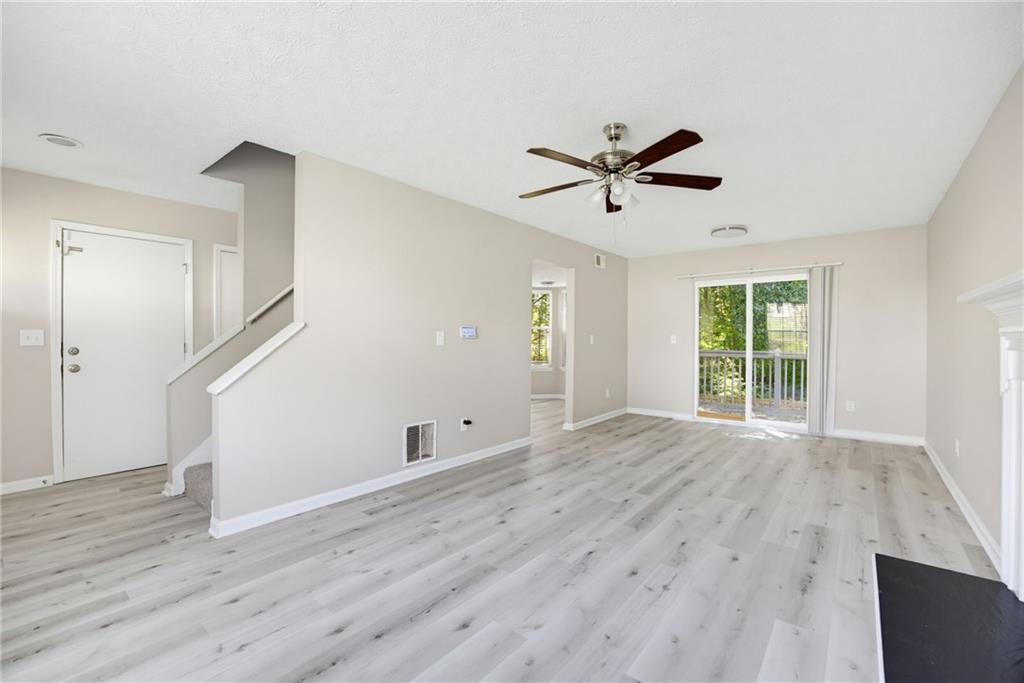 5570 Downs Way Property Photo 5