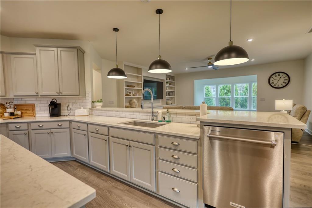 1011 Slip Path Property Photo 10