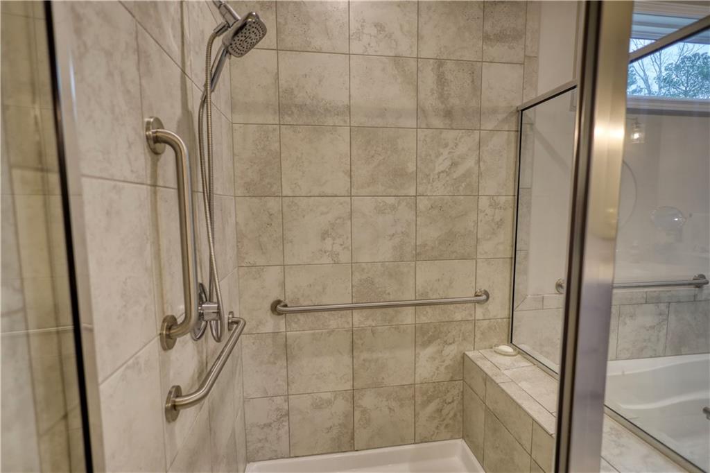 1011 Slip Path Property Photo 32