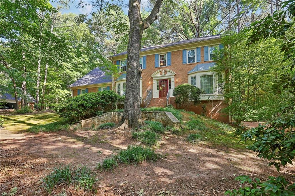 6051 Millstone Run Property Photo 2