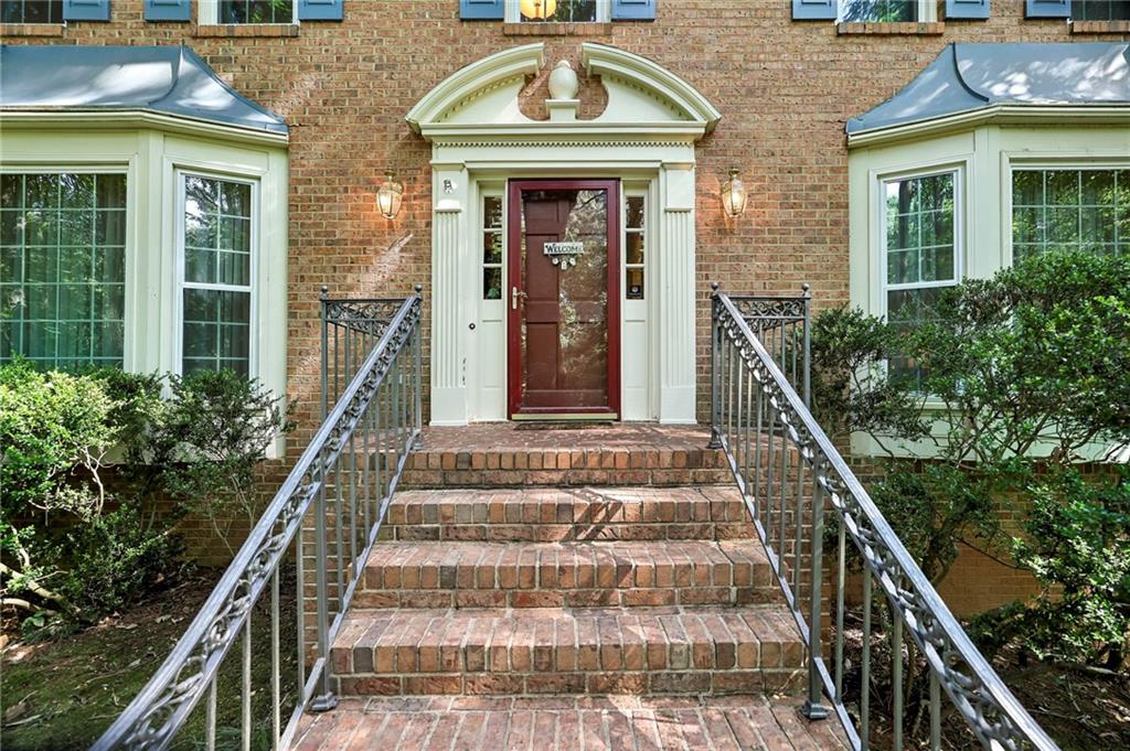 6051 Millstone Run Property Photo 4