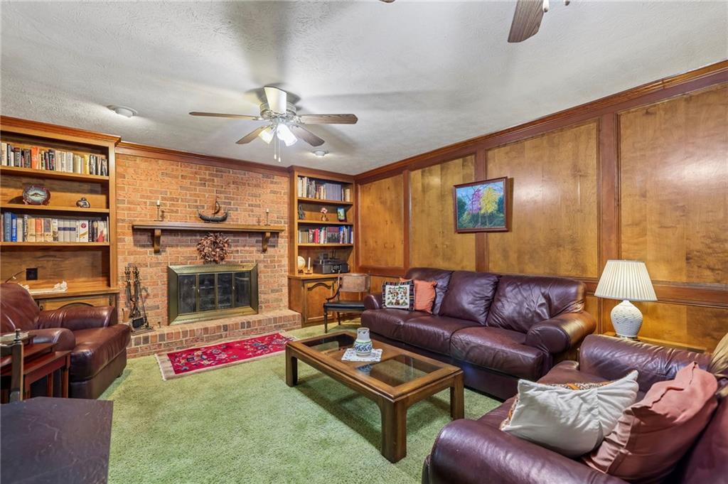 6051 Millstone Run Property Photo 11