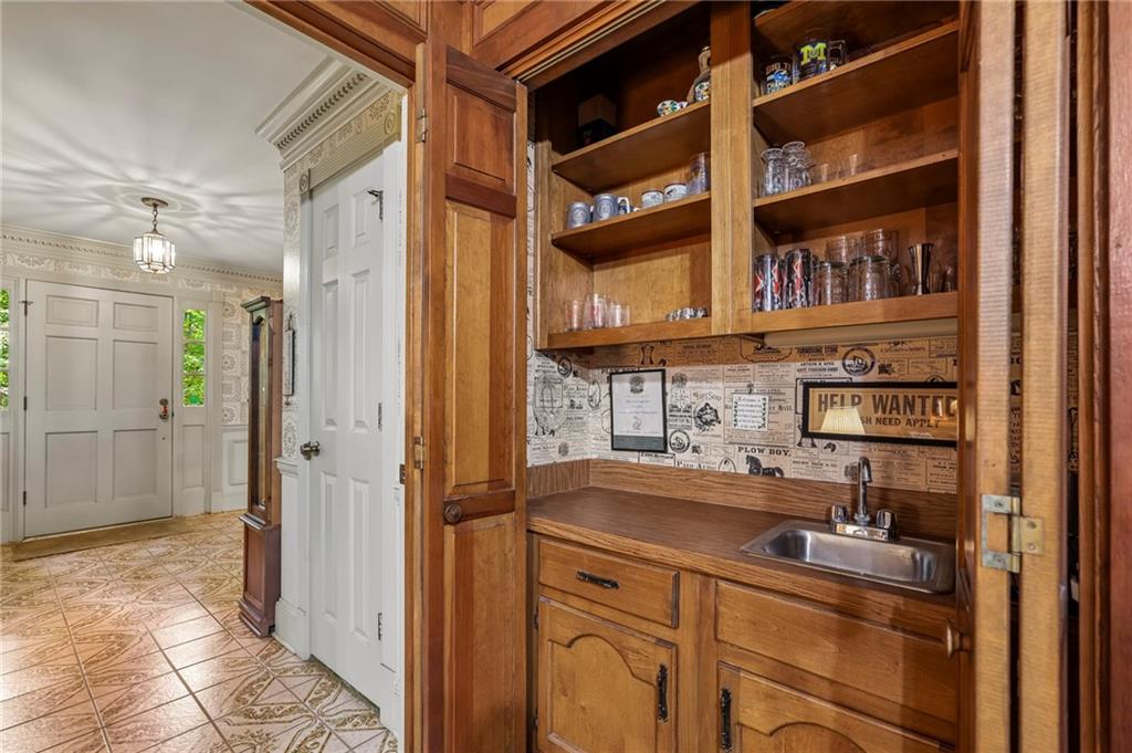 6051 Millstone Run Property Photo 13