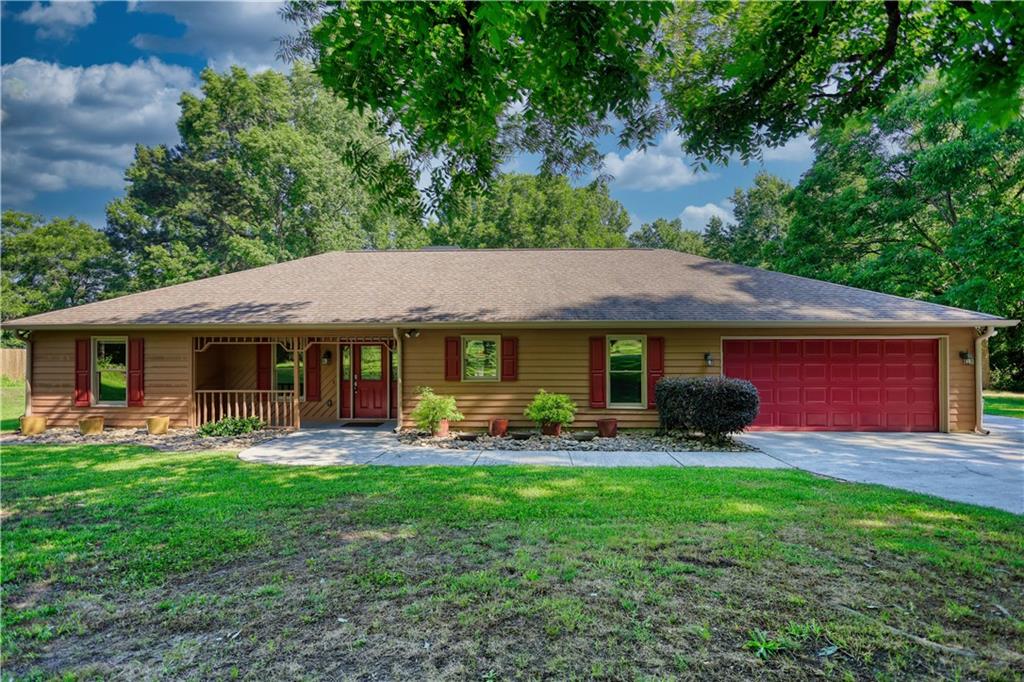 647 E Mays Road Property Photo 1