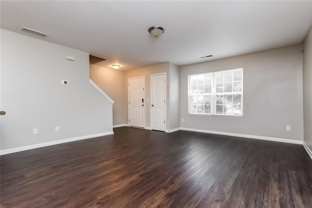 1515 Hydrangea Lane Property Photo 6
