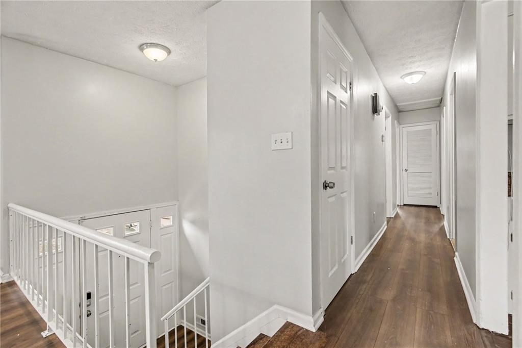 2120 Sandgate Circle Property Photo 8