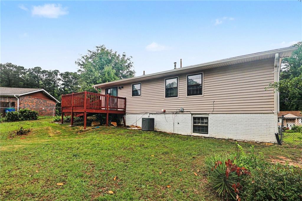2120 Sandgate Circle Property Photo 27