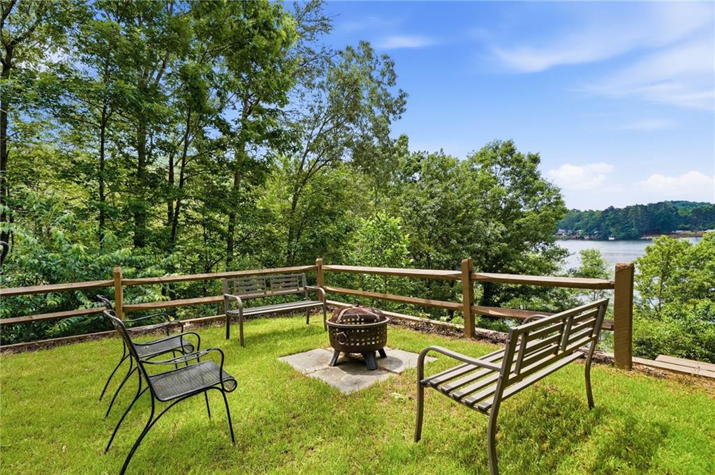 285 Lakeview Road Property Photo 3