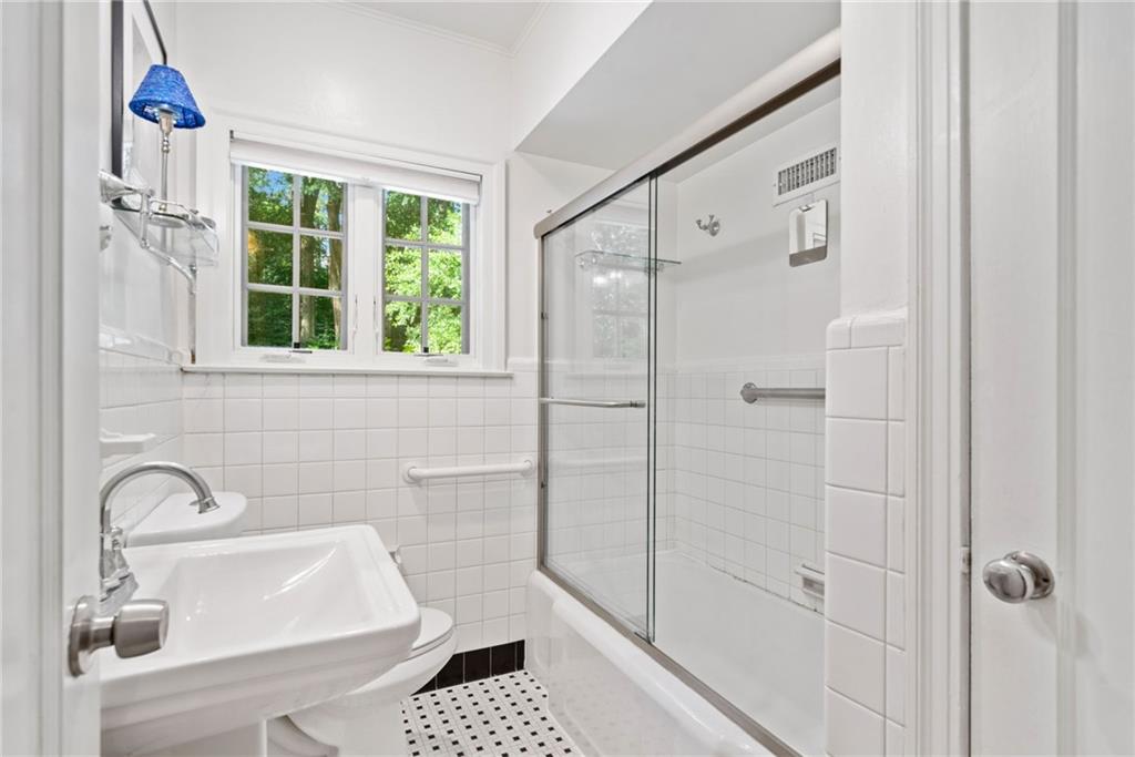 7780992 Property Photo 36