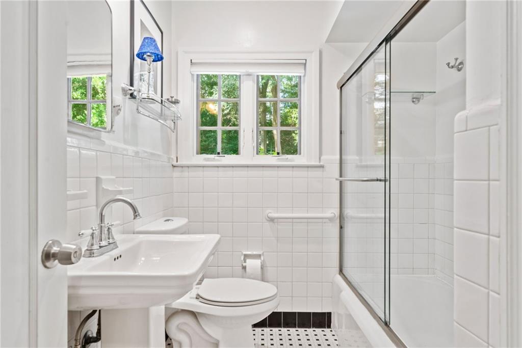 7780992 Property Photo 37