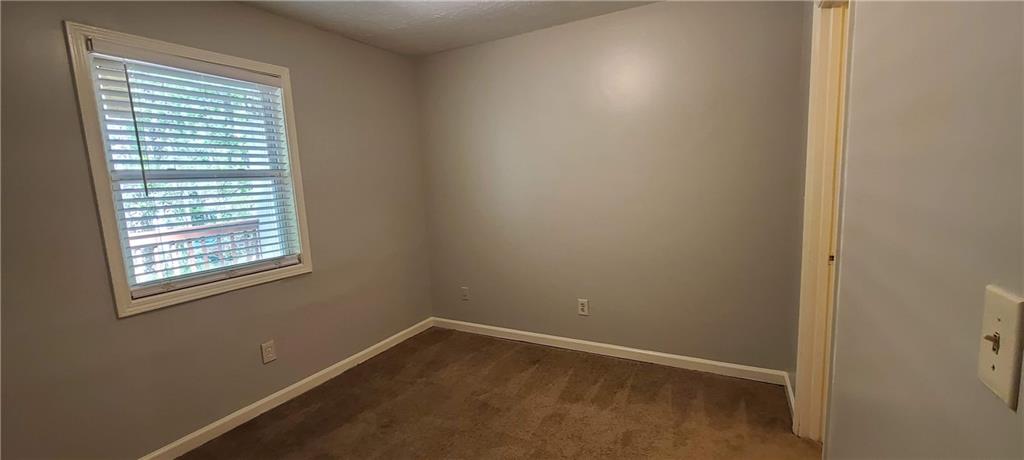 966 Amberly Drive Unit B Property Photo 6