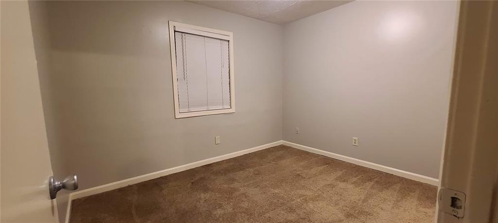 966 Amberly Drive Unit B Property Photo 8