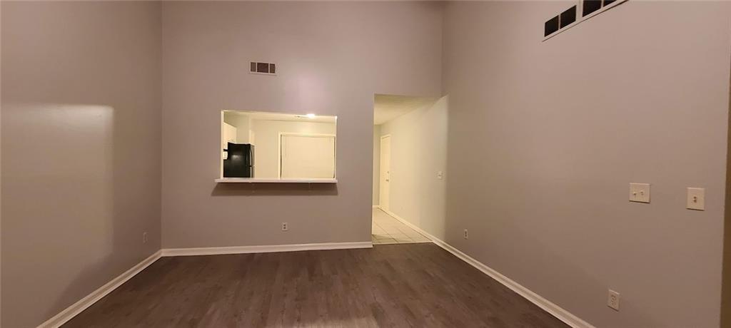 966 Amberly Drive Unit B Property Photo 14