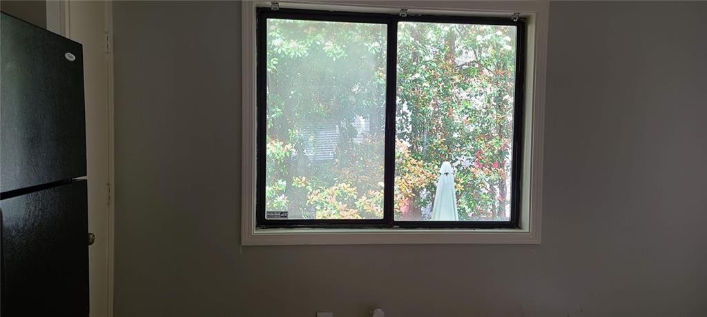 966 Amberly Drive Unit B Property Photo 17