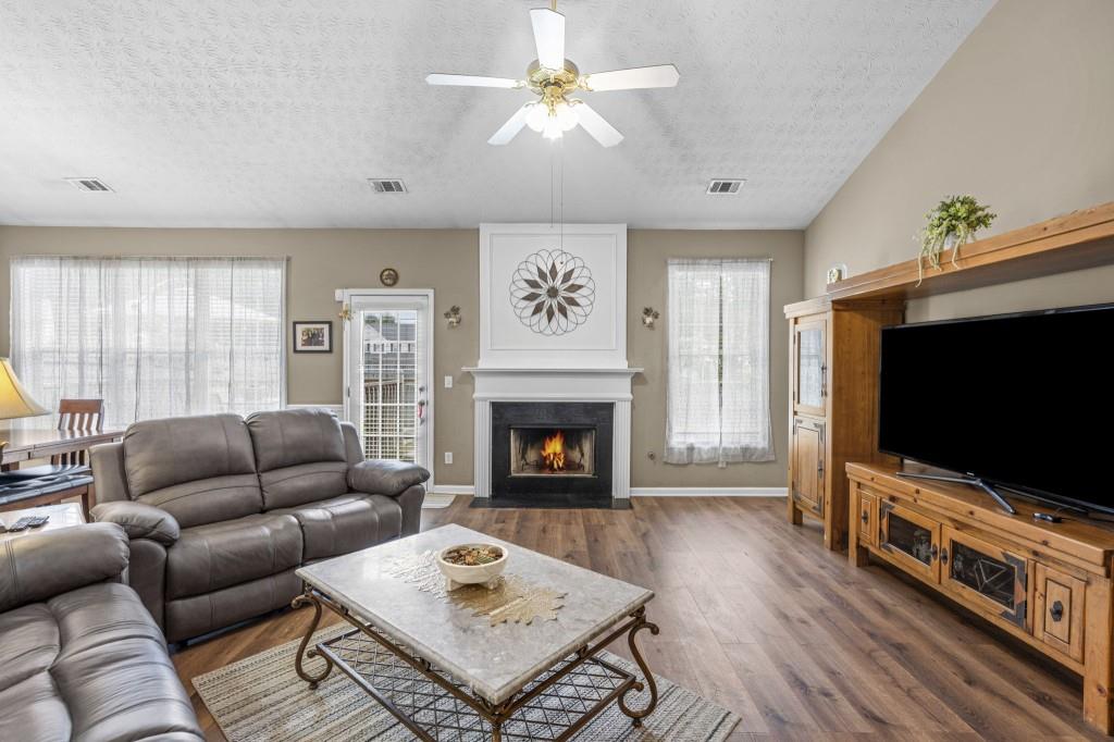 2114 Beacon Crest Drive Property Photo 9