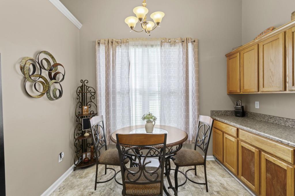 2114 Beacon Crest Drive Property Photo 17
