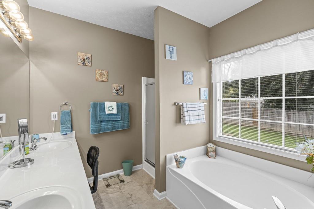 2114 Beacon Crest Drive Property Photo 24