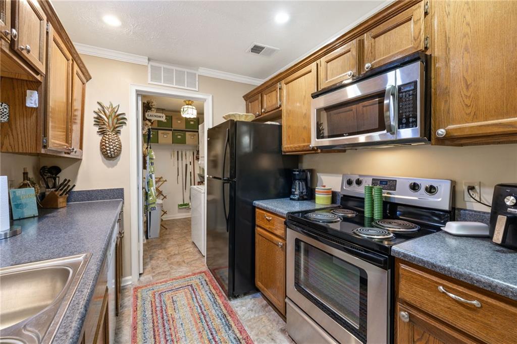 525 Warm Springs Circle Property Photo 1