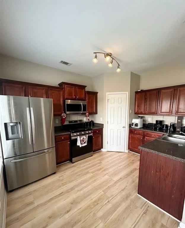 2105 Hasel Street Property Photo 5