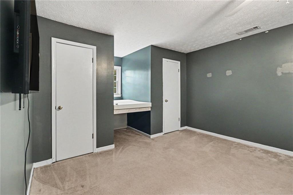 806 Valley Run Drive Property Photo 17