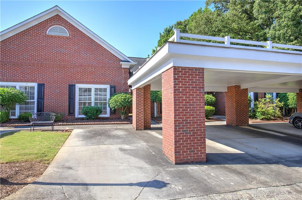 214 Manor Way Property Photo 1