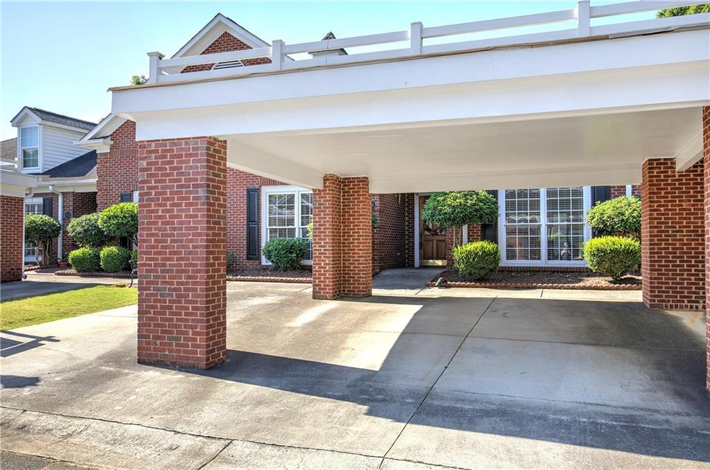 214 Manor Way Property Photo 3