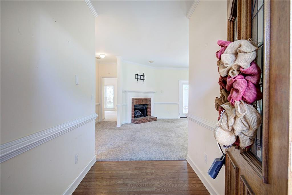 214 Manor Way Property Photo 5