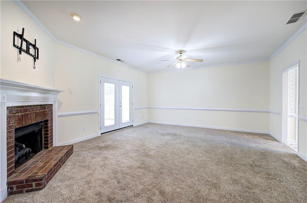 214 Manor Way Property Photo 8
