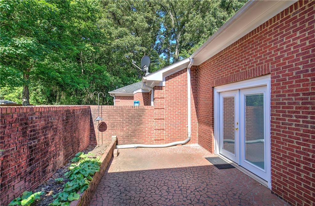 214 Manor Way Property Photo 29