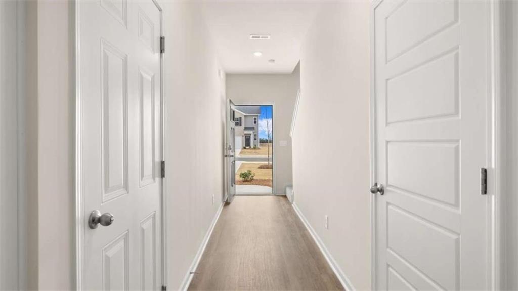 2052 Crossing Road Property Photo 2