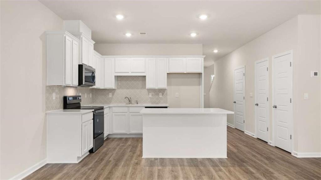 2052 Crossing Road Property Photo 6