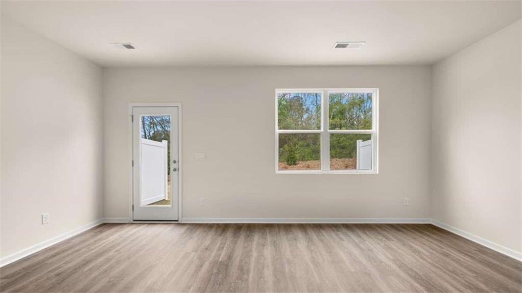 2052 Crossing Road Property Photo 9