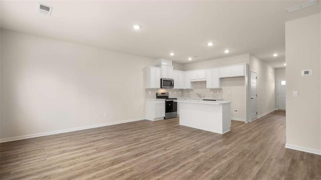 2052 Crossing Road Property Photo 12