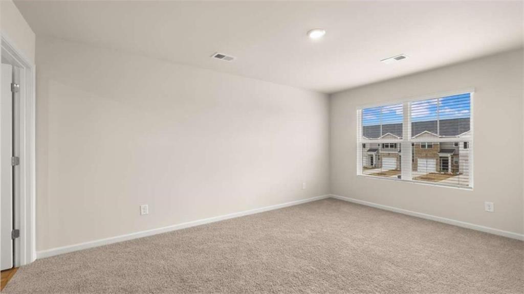 2052 Crossing Road Property Photo 14