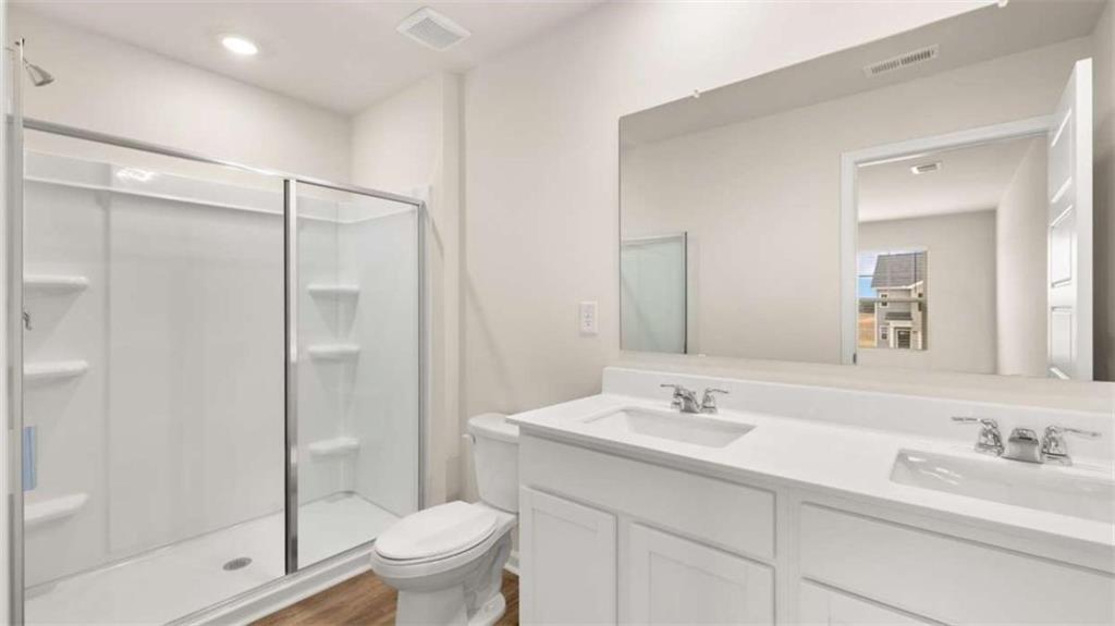 2052 Crossing Road Property Photo 17