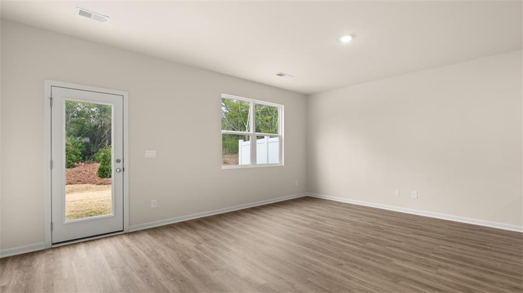 2054 Crossing Rd Property Photo 11