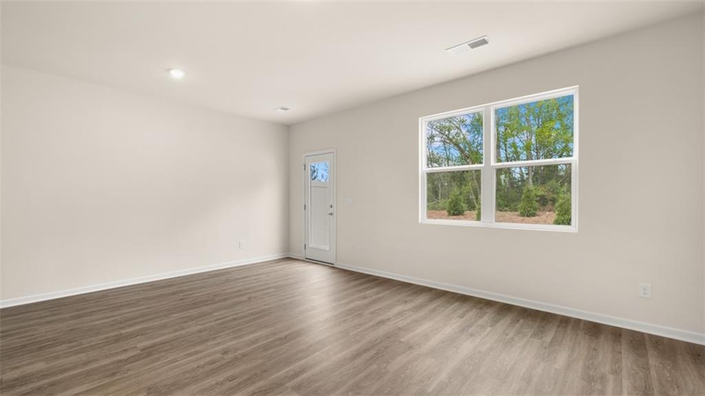 2056 Crossing Rd Property Photo 10