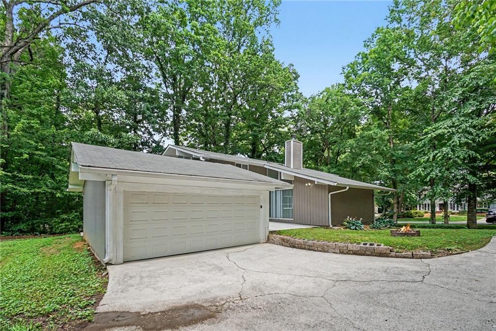 350 Willow Glenn Court Ne Property Photo 1