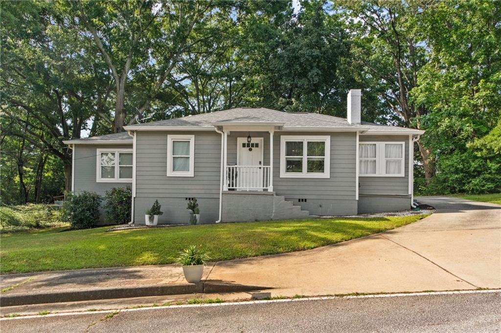 3465 Woodlawn Circle Property Photo 1