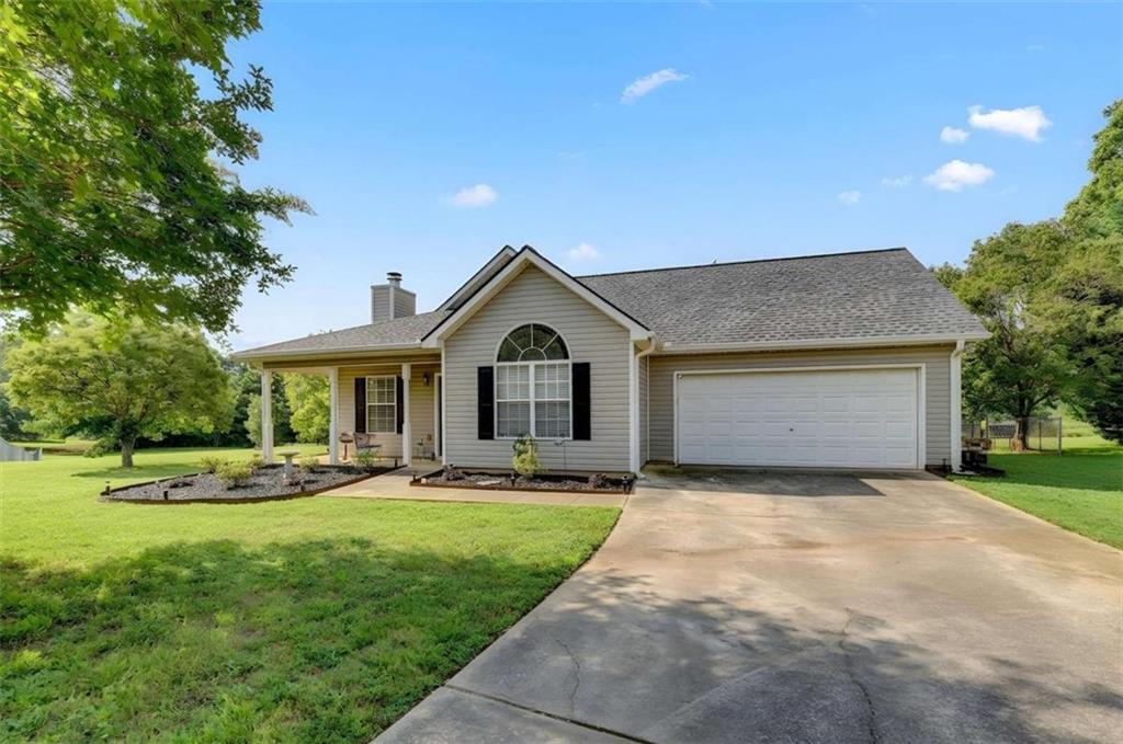 915 Cove Place Property Photo 1