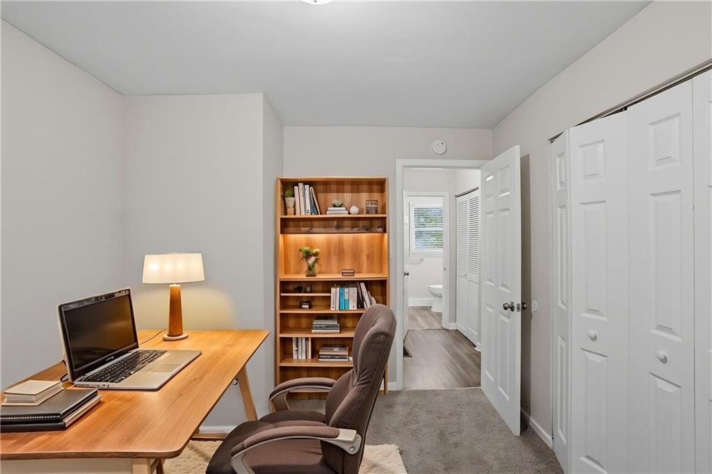 748 Amber Place Nw Property Photo 3