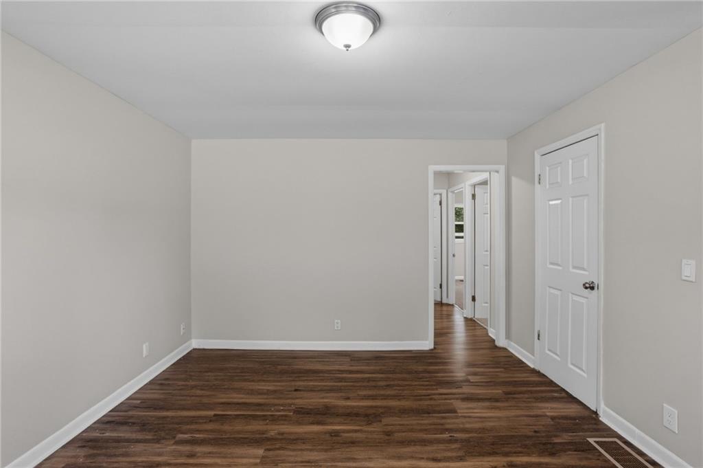 748 Amber Place Nw Property Photo 6